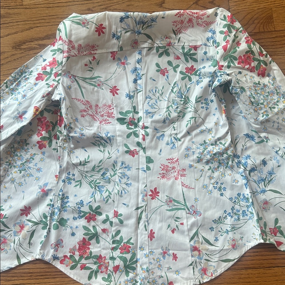 New York and Company Floral Top Size XS - Picture 9 of 9